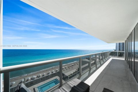 Condo in Hallandale Beach, Florida, 2 bedrooms  № 2075280 - photo 28