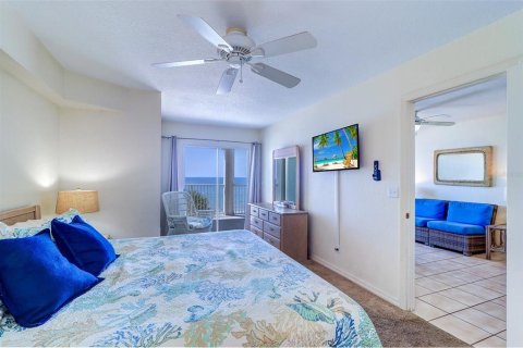 Condo in Indian Rocks Beach, Florida, 2 bedrooms  № 1899691 - photo 18