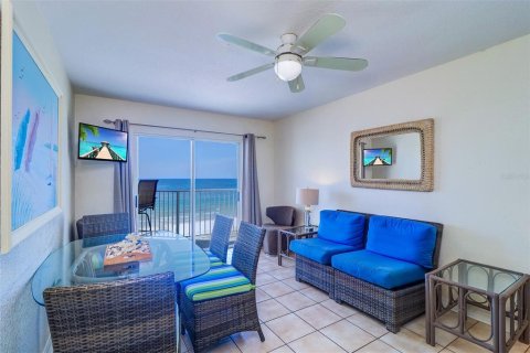 Condo in Indian Rocks Beach, Florida, 2 bedrooms  № 1899691 - photo 9