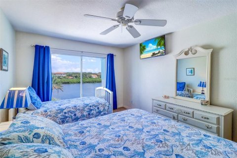 Condo in Indian Rocks Beach, Florida, 2 bedrooms  № 1899691 - photo 28
