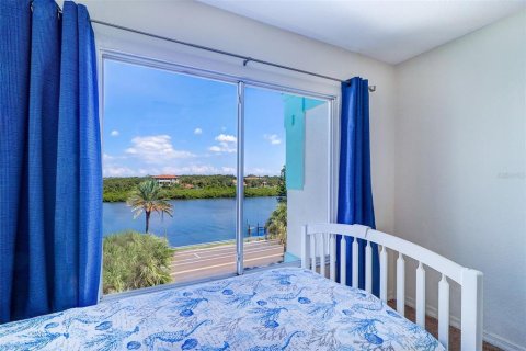 Condo in Indian Rocks Beach, Florida, 2 bedrooms  № 1899691 - photo 29
