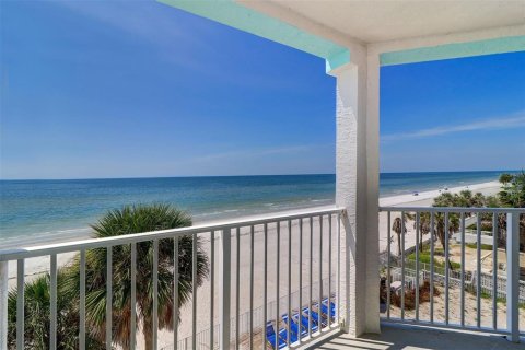Condo in Indian Rocks Beach, Florida, 2 bedrooms  № 1899691 - photo 20