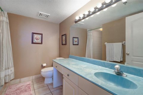 Condo in Indian Rocks Beach, Florida, 2 bedrooms  № 1899691 - photo 22