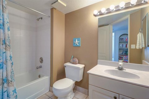 Condo in Indian Rocks Beach, Florida, 2 bedrooms  № 1899691 - photo 30