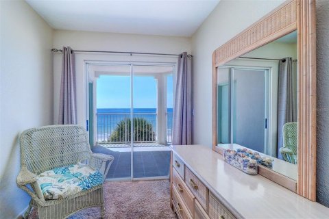 Condo in Indian Rocks Beach, Florida, 2 bedrooms  № 1899691 - photo 19