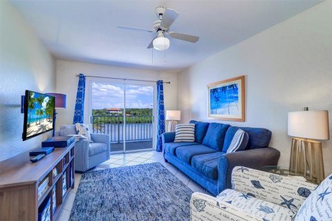 Condo in Indian Rocks Beach, Florida, 2 bedrooms  № 1899691 - photo 24