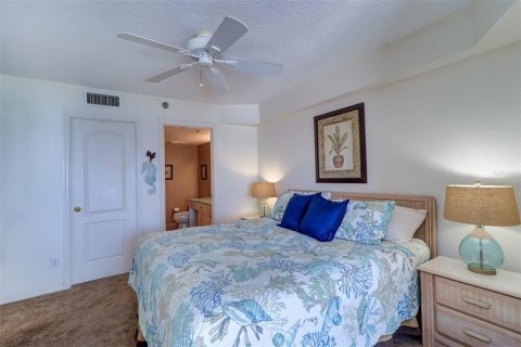 Condo in Indian Rocks Beach, Florida, 2 bedrooms  № 1899691 - photo 21