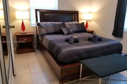 Appartement à louer à Hollywood, Floride: 2 chambres, 159.05 m2 № 1995847 - photo 11