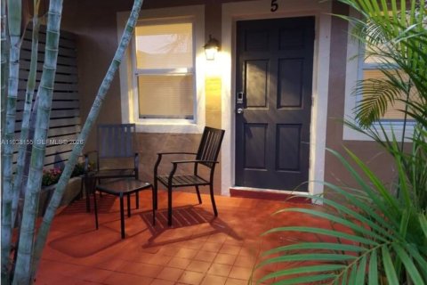 Appartement à louer à Hollywood, Floride: 2 chambres, 159.05 m2 № 1995847 - photo 3