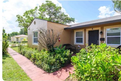 Appartement à Hollywood, Floride 2 chambres, 159.05 m2 № 1995847