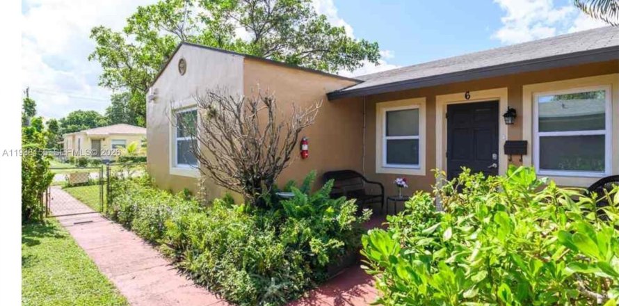 Appartement à Hollywood, Floride 2 chambres, 159.05 m2 № 1995847