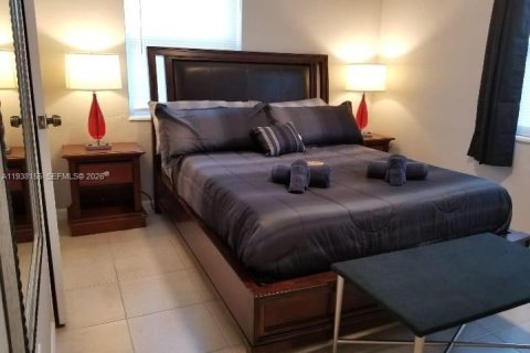 Appartement à louer à Hollywood, Floride: 2 chambres, 159.05 m2 № 1995847 - photo 15
