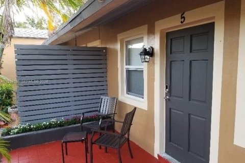 Appartement à louer à Hollywood, Floride: 2 chambres, 159.05 m2 № 1995847 - photo 2