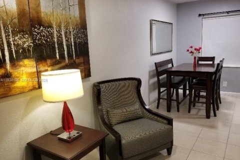 Appartement à louer à Hollywood, Floride: 2 chambres, 159.05 m2 № 1995847 - photo 8