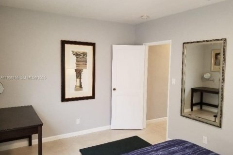 Appartement à louer à Hollywood, Floride: 2 chambres, 159.05 m2 № 1995847 - photo 12
