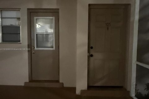 Condo in Davie, Florida, 2 bedrooms  № 1973084