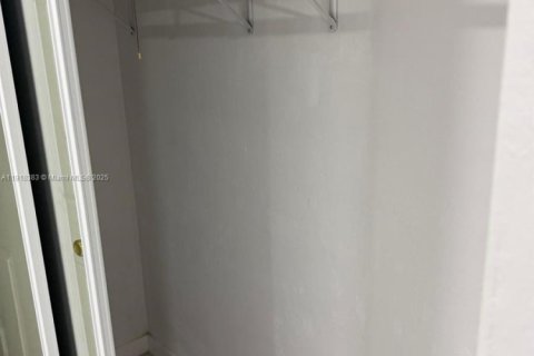 Condo in Davie, Florida, 2 bedrooms  № 1973084 - photo 10