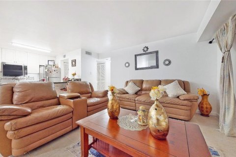 Condominio en venta en Miami, Florida, 2 dormitorios, 99.87 m2 № 1729413 - foto 4