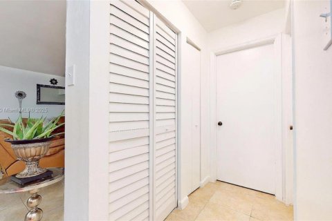 Condominio en venta en Miami, Florida, 2 dormitorios, 99.87 m2 № 1729413 - foto 9