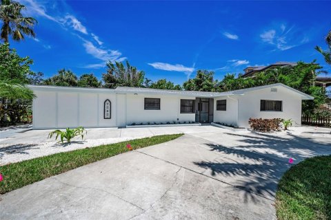 Casa en venta en Palm Harbor, Florida, 4 dormitorios, 212 m2 № 1801944 - foto 2