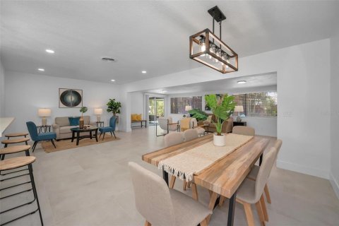 Casa en venta en Palm Harbor, Florida, 4 dormitorios, 212 m2 № 1801944 - foto 28