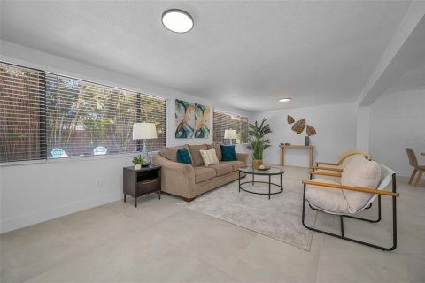 Casa en venta en Palm Harbor, Florida, 4 dormitorios, 212 m2 № 1801944 - foto 25