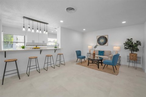 Casa en venta en Palm Harbor, Florida, 4 dormitorios, 212 m2 № 1801944 - foto 18