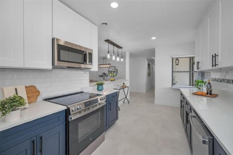 Casa en venta en Palm Harbor, Florida, 4 dormitorios, 212 m2 № 1801944 - foto 14