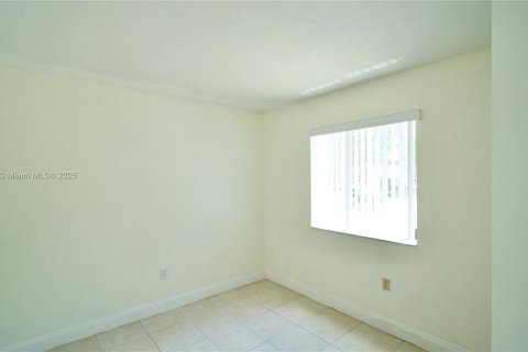 Condominio en venta en Miami, Florida, 3 dormitorios, 91.69 m2 № 1980168 - foto 9