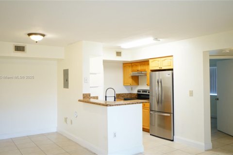 Condominio en venta en Miami, Florida, 3 dormitorios, 91.69 m2 № 1980168 - foto 3