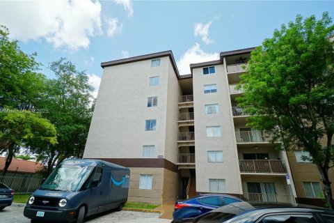 Condominio en venta en Miami, Florida, 3 dormitorios, 91.69 m2 № 1980168 - foto 20