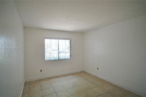 Condominio en venta en Miami, Florida, 3 dormitorios, 91.69 m2 № 1980168 - foto 16