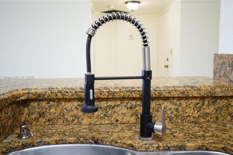 Condominio en venta en Miami, Florida, 3 dormitorios, 91.69 m2 № 1980168 - foto 6