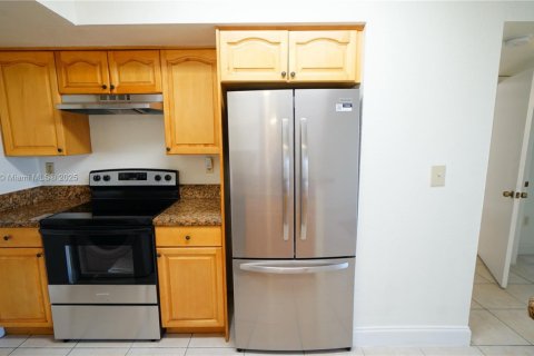 Condominio en venta en Miami, Florida, 3 dormitorios, 91.69 m2 № 1980168 - foto 8