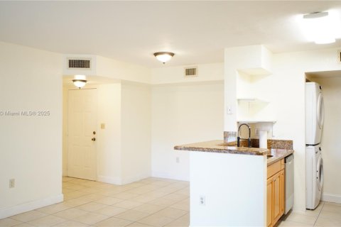 Condominio en venta en Miami, Florida, 3 dormitorios, 91.69 m2 № 1980168 - foto 4