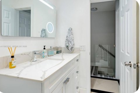 Condominio en venta en Hialeah, Florida, 2 dormitorios, 96.43 m2 № 2025650 - foto 10