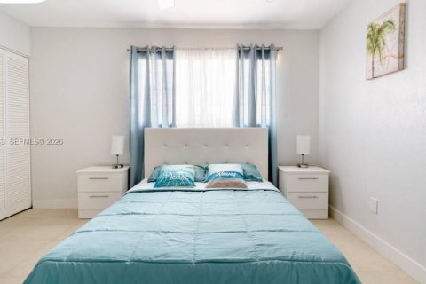 Condominio en venta en Hialeah, Florida, 2 dormitorios, 96.43 m2 № 2025650 - foto 11