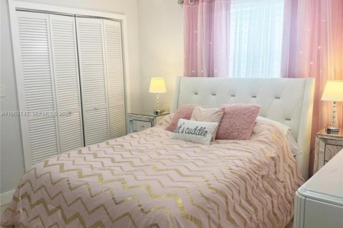 Condominio en venta en Hialeah, Florida, 2 dormitorios, 96.43 m2 № 2025650 - foto 13