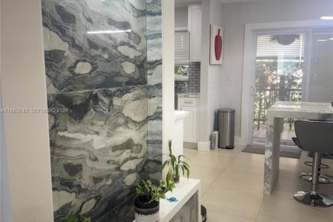Condominio en venta en Hialeah, Florida, 2 dormitorios, 96.43 m2 № 2025650 - foto 16