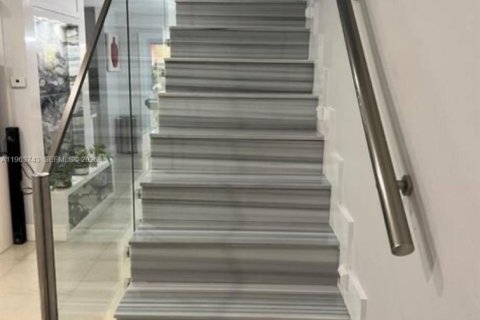 Condominio en venta en Hialeah, Florida, 2 dormitorios, 96.43 m2 № 2025650 - foto 8