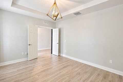 Casa en venta en Riverview, Florida, 6 dormitorios, 378.39 m2 № 2207242 - foto 3