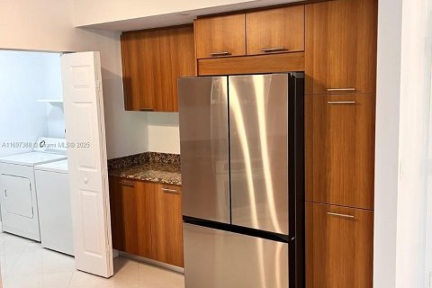 Снять в аренду кондоминиум в Плантация, Флорида 2 спальни, 124.02м2, № 1958404 - фото 4