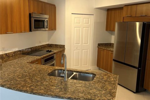 Снять в аренду кондоминиум в Плантация, Флорида 2 спальни, 124.02м2, № 1958404 - фото 1