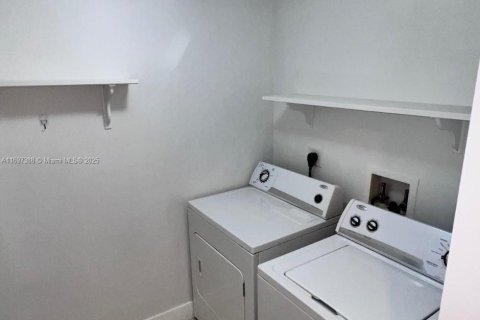 Снять в аренду кондоминиум в Плантация, Флорида 2 спальни, 124.02м2, № 1958404 - фото 6