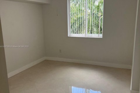 Снять в аренду кондоминиум в Плантация, Флорида 2 спальни, 124.02м2, № 1958404 - фото 17