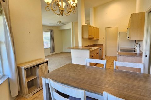 Condo in Venice, Florida, 2 bedrooms  № 2113221 - photo 18