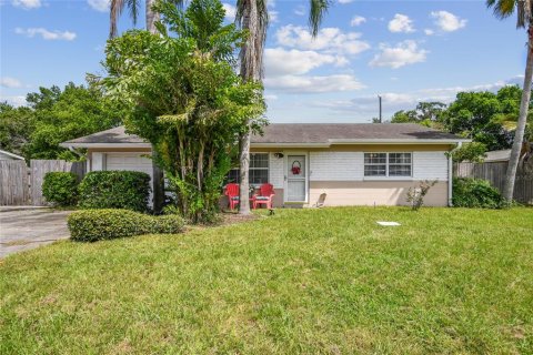Casa en venta en Fern Park, Florida, 2 dormitorios, 78.97 m2 № 1909961 - foto 1