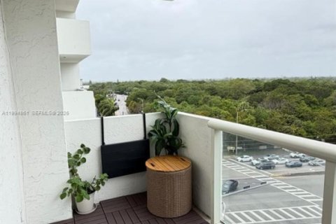 Condo in North Miami, Florida, 2 bedrooms  № 2056461 - photo 4