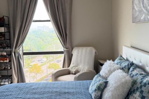 Condo in North Miami, Florida, 2 bedrooms  № 2056461 - photo 7