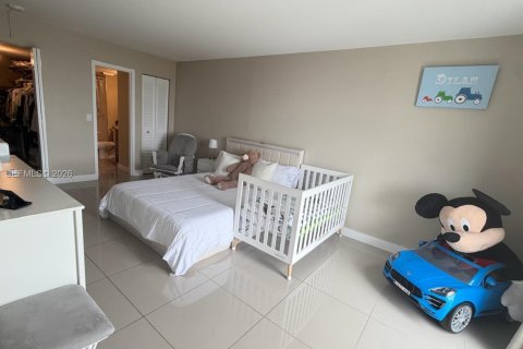Condo in North Miami, Florida, 2 bedrooms  № 2056461 - photo 11